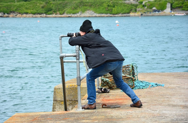 Paparazzi photographing a celebrity